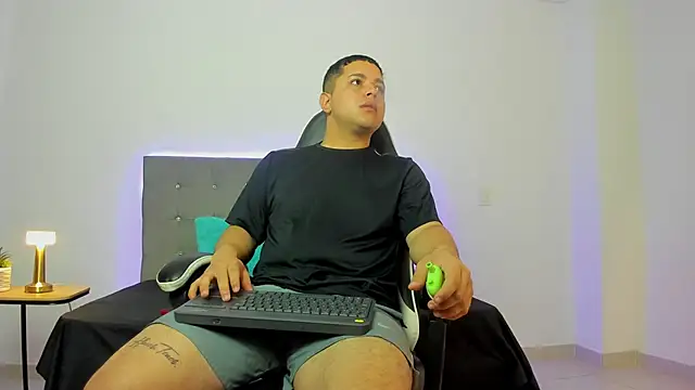 bry hill online show from 12/02/25, 01:17