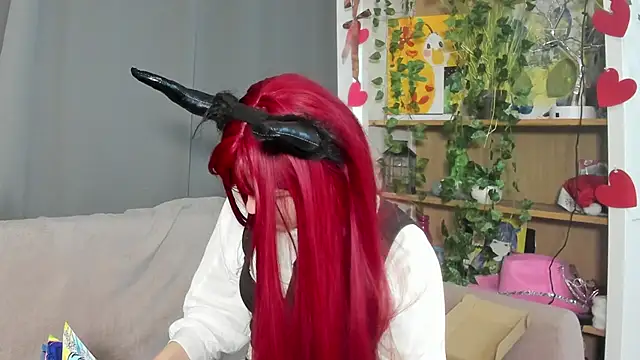 ShanaHearns online show from 11/28/25, 08:28