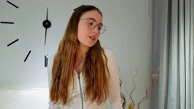 DebbraBickler online show from 12/01/25, 06:13