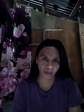 Snapshot of lovelycarla32 chatting on 12/18/25, 02:39 lovelycarla32 online show from 12/18/25, 02:39