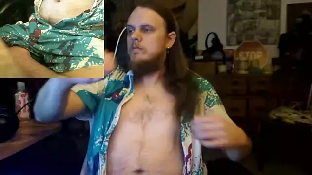 Snapshot of watchmegamer chatting on 11/24/25, 04:23 watchmegamer online show from 11/24/25, 04:23