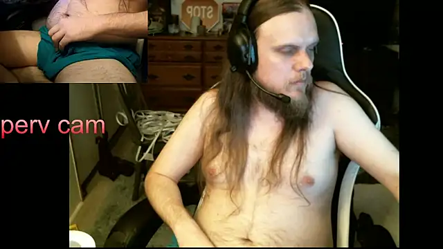 Snapshot of watchmegamer chatting on 11/25/25, 11:43 watchmegamer online show from 11/25/25, 11:43