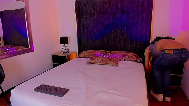 CleoColliva  online show from 11/29/25, 04:37