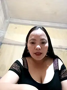 Snapshot of Tisami-suca chatting on 12/15/25, 12:09 Tisami-suca online show from 12/15/25, 12:09