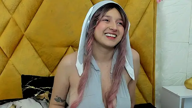 Snapshot of CandySwan chatting on 01/14/26, 12:55 CandySwan online show from 01/14/26, 12:55