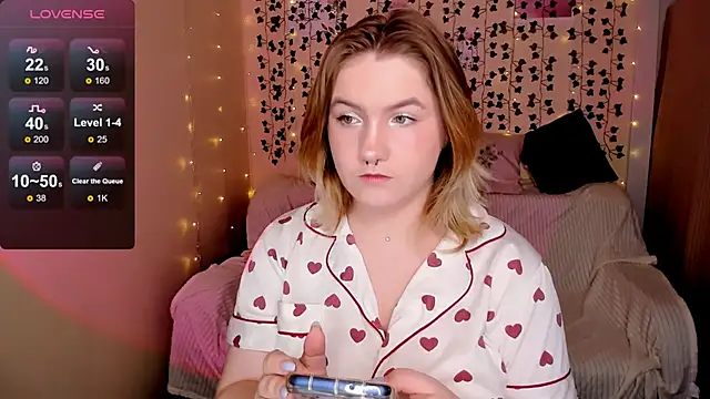 lovelyy julia online show from 11/29/25, 08:06