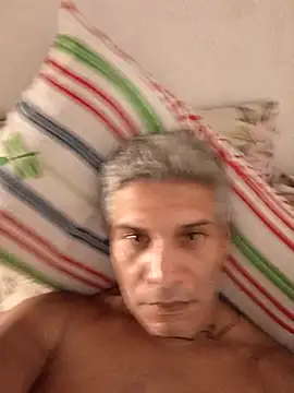 Snapshot of Anderboxx chatting on 12/15/25, 06:23 Anderboxx online show from 12/15/25, 06:23