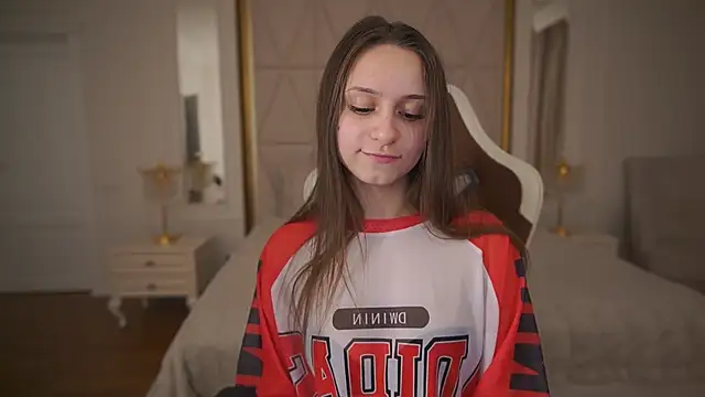 TinyNatalie online show from 02/18/26, 11:44