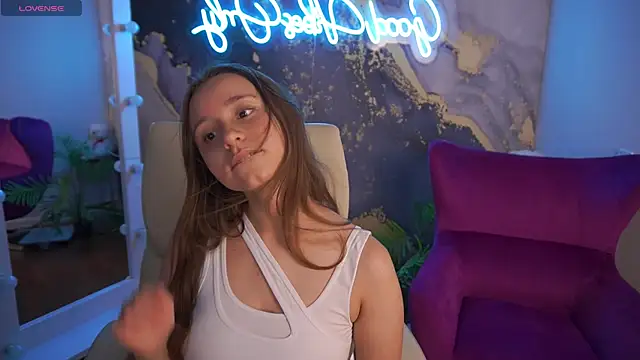 TinyNatalie online show from 07/07/26, 08:13