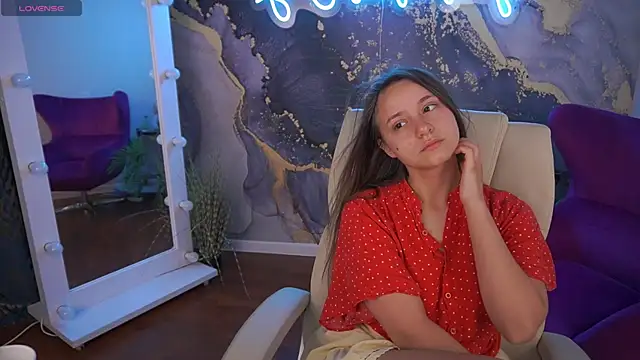 TinyNatalie online show from 07/10/26, 01:54