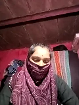 Snapshot of Qxsoni chatting on 11/23/25, 02:17 Qxsoni online show from 11/23/25, 02:17