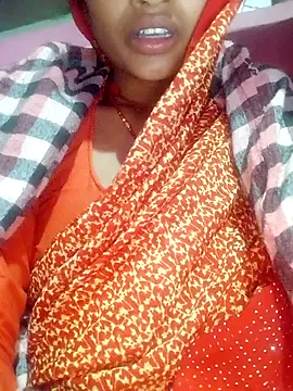 Snapshot of Qxsoni chatting on 12/02/25, 06:03 Qxsoni online show from 12/02/25, 06:03