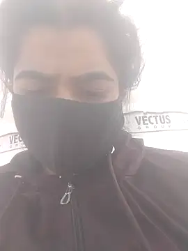 Qxriya online show from 11/23/25, 09:42