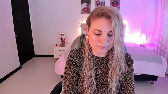 Violeta Hotter online show from 11/26/25, 11:11