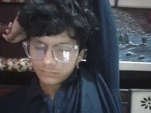 Snapshot of maskedman699 chatting on 11/28/25, 05:54 maskedman699 online show from 11/28/25, 05:54