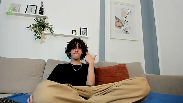 Dilan Wolfe online show from 12/04/25, 05:21