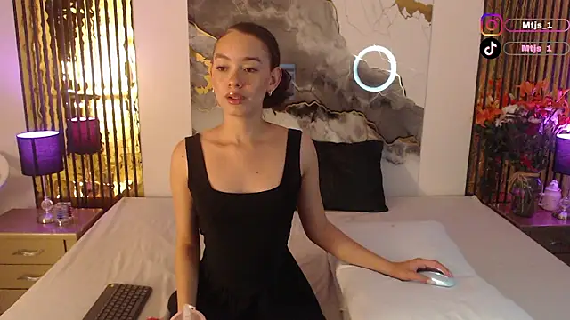 MiticaBrennet  online show from 03/05/26, 05:03