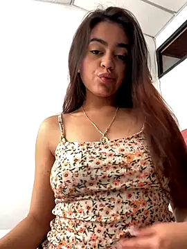 Snapshot of KityOlivia chatting on 11/23/25, 02:17 KityOlivia online show from 11/23/25, 02:17