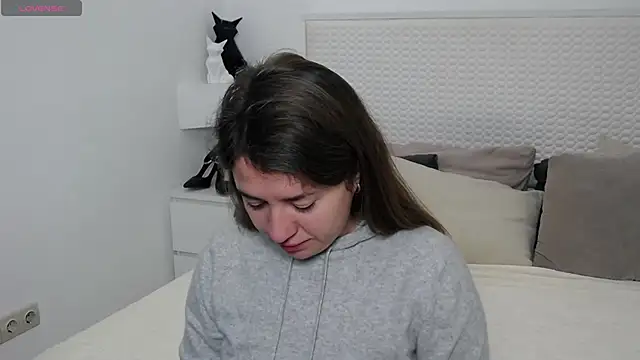 Leona Rae online show from 11/29/25, 07:33