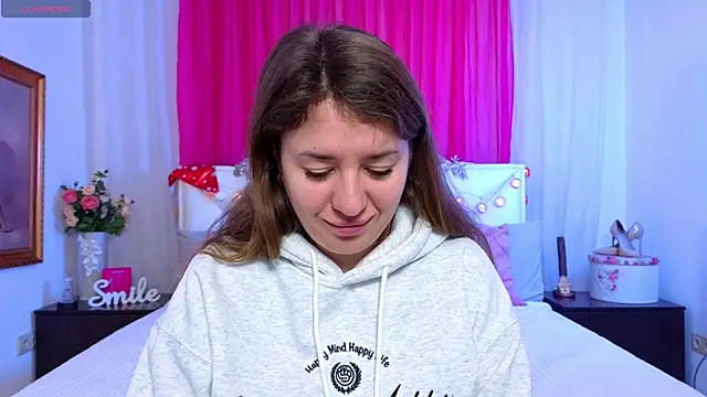 Leona Rae online show from 12/19/25, 07:26