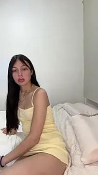 Snapshot of heyitsmia chatting on 11/26/25, 12:55 heyitsmia online show from 11/26/25, 12:55