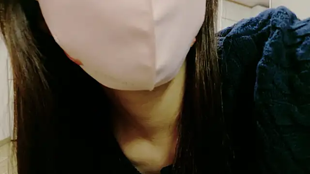 Snapshot of alicechan_v chatting on 07/15/26, 11:37 alicechan v online show from 07/15/26, 11:37