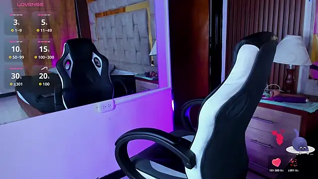 Ariana Blaze1 online show from 11/25/25, 07:25