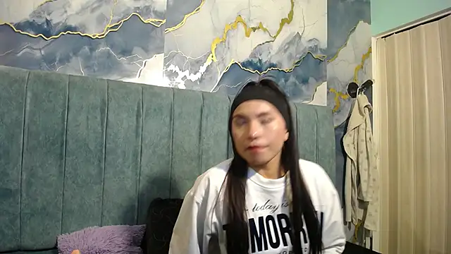 Snapshot of Cloe16_ chatting on 11/25/25, 03:17 Cloe16 online show from 11/25/25, 03:17