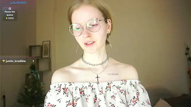 ToyaPletz online show from 04/15/26, 06:04