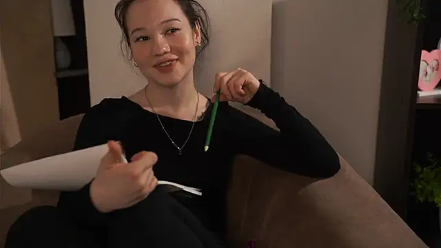 Snapshot of RenateOvalles chatting on 11/30/25, 11:36 RenateOvalles online show from 11/30/25, 11:36