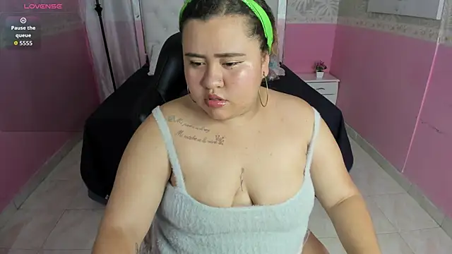 Danna Keys online show from 12/17/25, 06:47