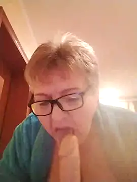 Snapshot of MillanaOcean chatting on 11/27/25, 04:42 MillanaOcean online show from 11/27/25, 04:42