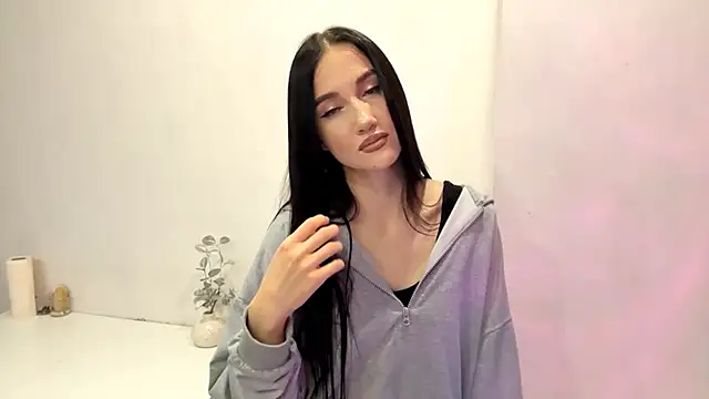 Snapshot of Beautyofnlka chatting on 11/24/25, 01:00 Beautyofnlka online show from 11/24/25, 01:00