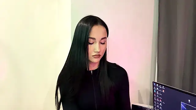 Snapshot of Beautyofnlka chatting on 11/27/25, 12:51 Beautyofnlka online show from 11/27/25, 12:51