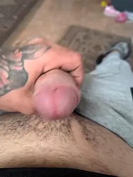 Alexutz21 online show from 04/08/26, 05:29