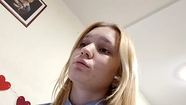 Snapshot of xlo_lax chatting on 12/01/25, 01:27 xlo lax online show from 12/01/25, 01:27