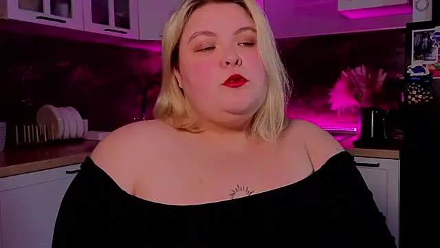 ellagoddes online show from 11/26/25, 05:14