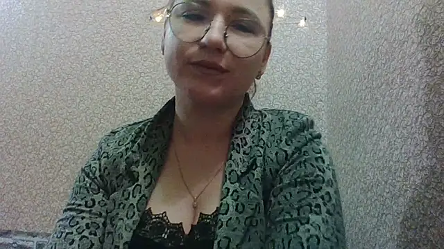 Snapshot of Dark_lady99 chatting on 12/17/25, 07:36 Dark lady99 online show from 12/17/25, 07:36