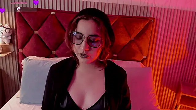 Kiri Velvet online show from 04/23/26, 08:22