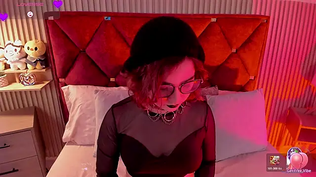 Kiri Velvet online show from 04/28/26, 08:25
