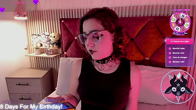 Kiri Velvet online show from 05/05/26, 07:55