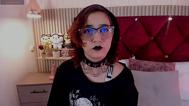 Kiri Velvet online show from 05/14/26, 08:48