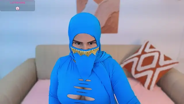 Snapshot of Mayraa_arabelle chatting on 11/26/25, 03:57 Mayraa arabelle online show from 11/26/25, 03:57