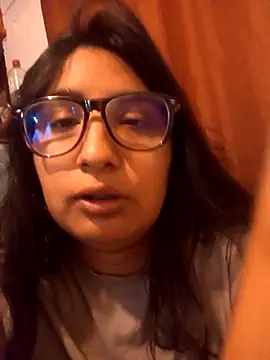 Bizcochitoc4 online show from 12/04/25, 02:15