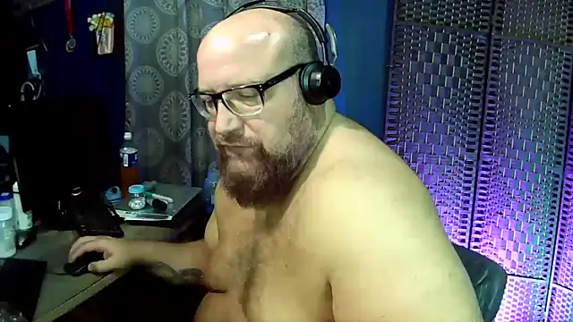 BigBearforCuddles online show from 04/28/26, 01:48