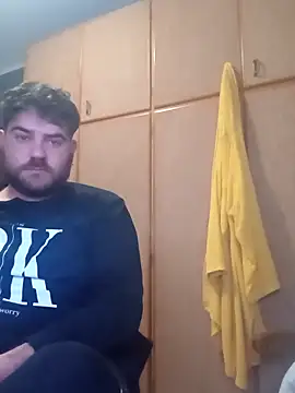 Snapshot of ziopaglia chatting on 12/19/25, 05:53 ziopaglia online show from 12/19/25, 05:53