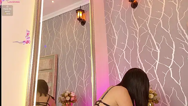 Julia rivers online show from 02/04/26, 01:17