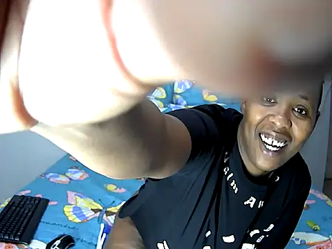 Snapshot of SexyCurves9 chatting on 11/28/25, 09:12 SexyCurves9 online show from 11/28/25, 09:12