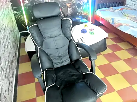 Snapshot of jay_orange chatting on 11/28/25, 07:27 jay orange online show from 11/28/25, 07:27