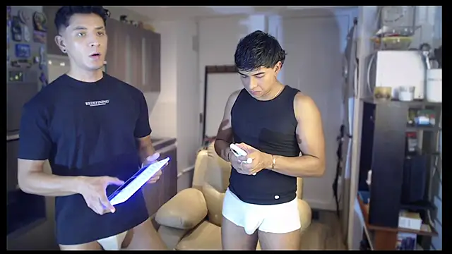 Snapshot of soyleonardo1 chatting on 11/28/25, 06:49 soyleonardo1 online show from 11/28/25, 06:49